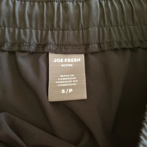 *JOE FRESH skirt black  size small - Picture 5 of 6